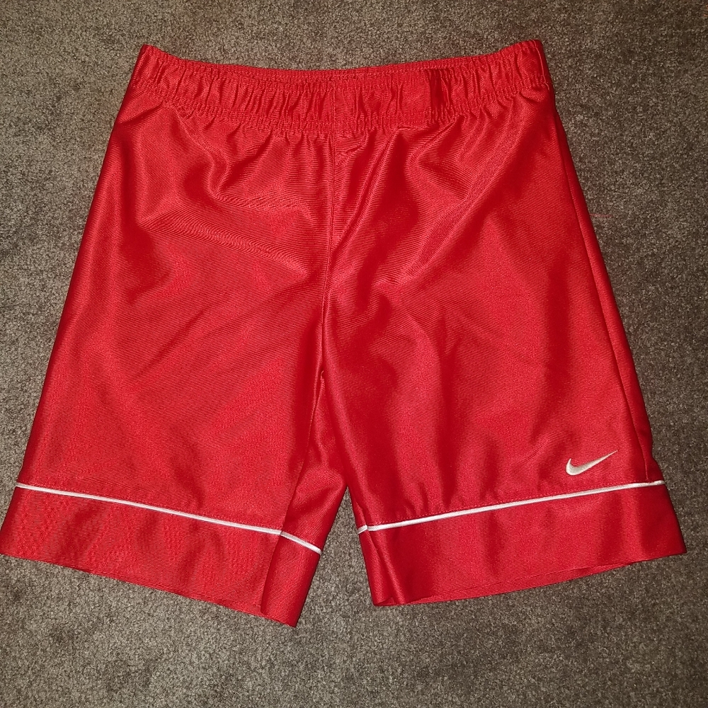 Nike Boys Shorts Red 6.